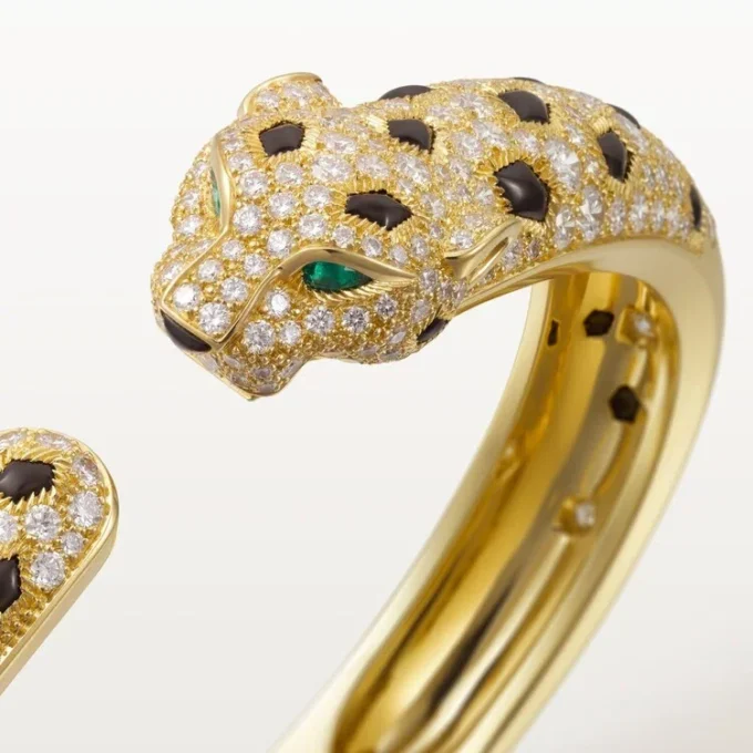 Pulseira Panthere De Cartier, modelo médio, semi-pavé