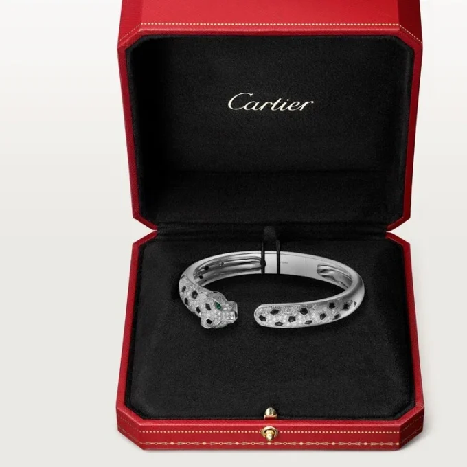 Pulseira Panthere De Cartier, modelo médio, semi-pavé
