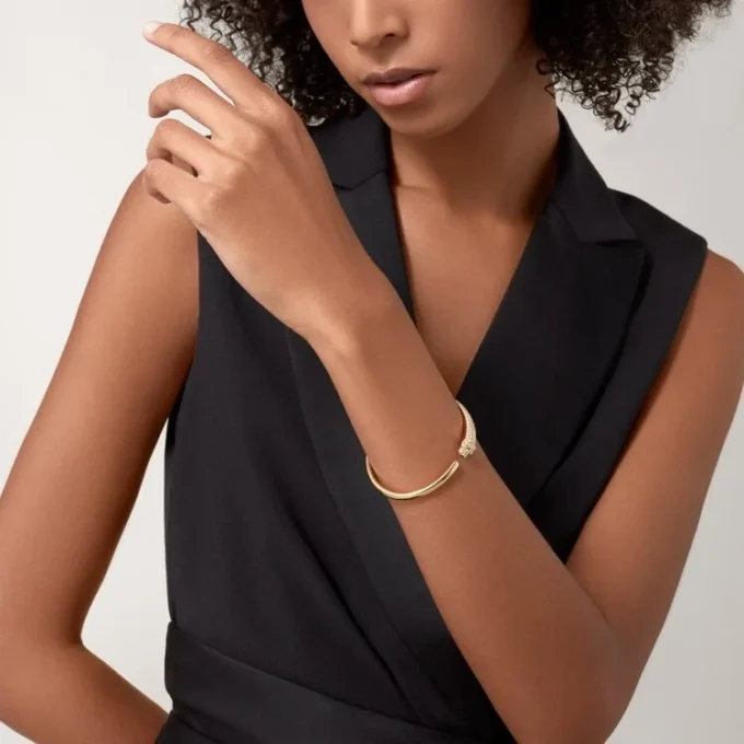 Pulseira Panthere De Cartier, modelo pequeno, semi-pavé